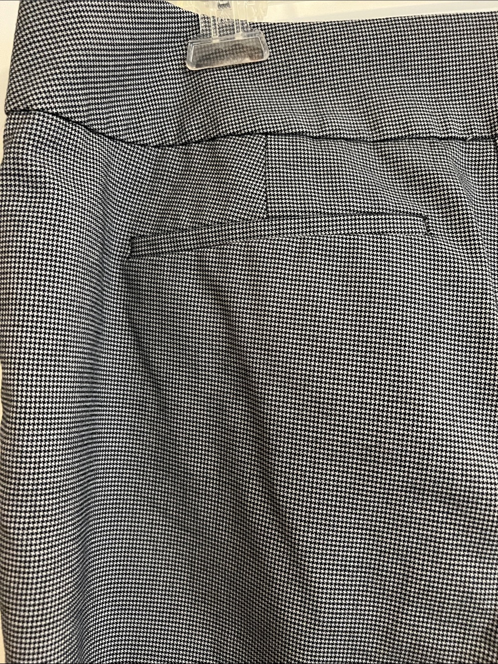 Ann Taylor Black and White Houndstooth Curvy Pants - Picture 7 of 8